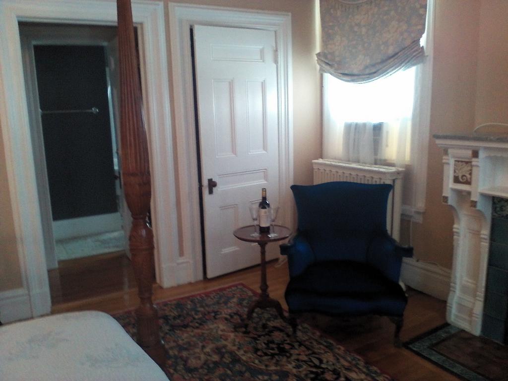 A Kingston Bed & Breakfast Exterior foto